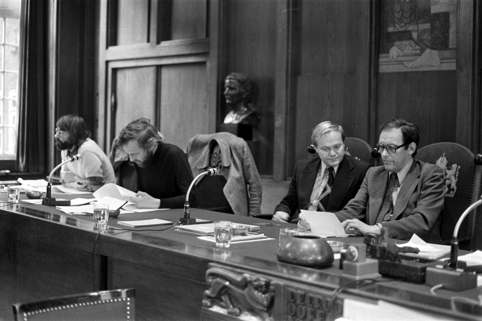 Gemeenteraad Amsterdam vlnr wethouder Van Duijn, Sinnige, De Cloe en Lammer, Bestanddeelnr 928-3298