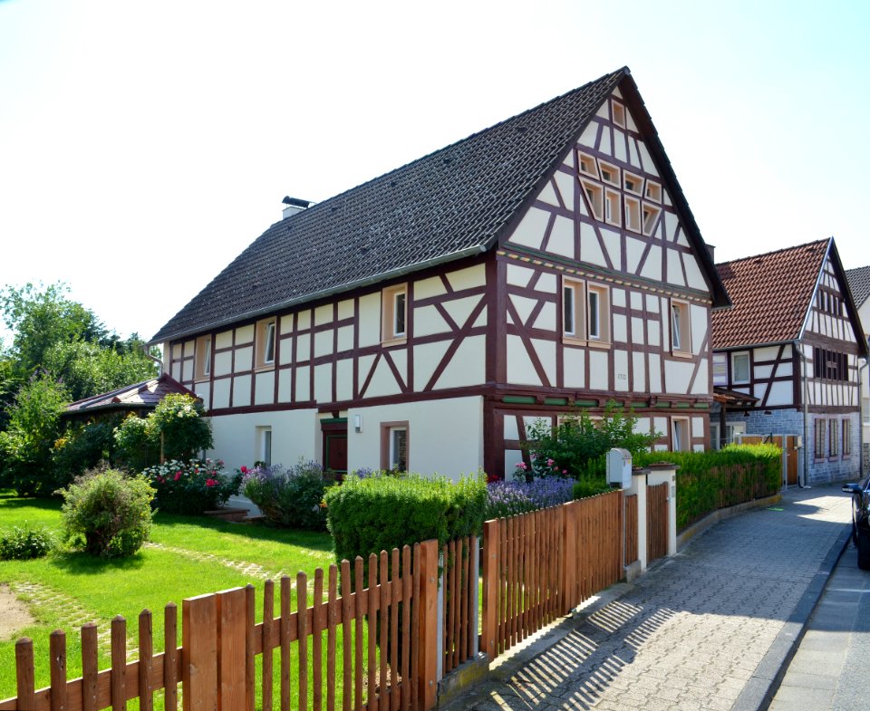 Hähnlein, Georg-Fröba-Straße 28 (1)