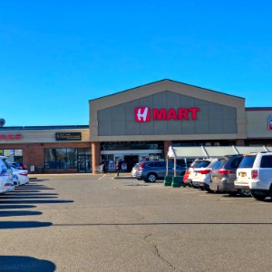 H mart Jericho during day