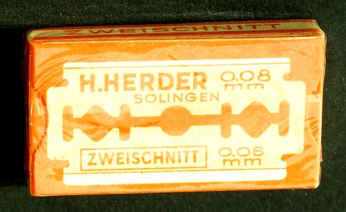 H Herder Het Schopje rasor blades (back)