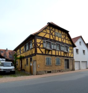 Hähnlein, Gernsheimer Straße 2