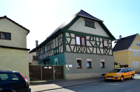 Hähnlein, Georg-Fröba-Straße 44