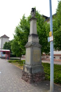 Hähnlein, Gernsheimer Straße, Kriegerdenkmal