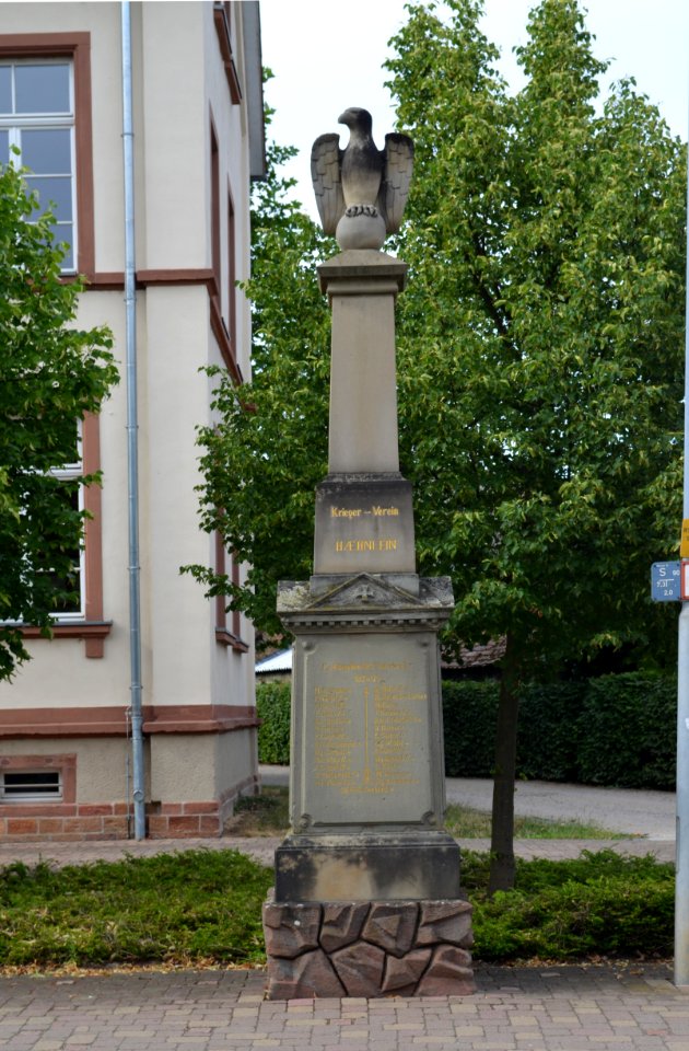 Hähnlein, Gernsheimer Straße, Kriegerdenkmal (1)