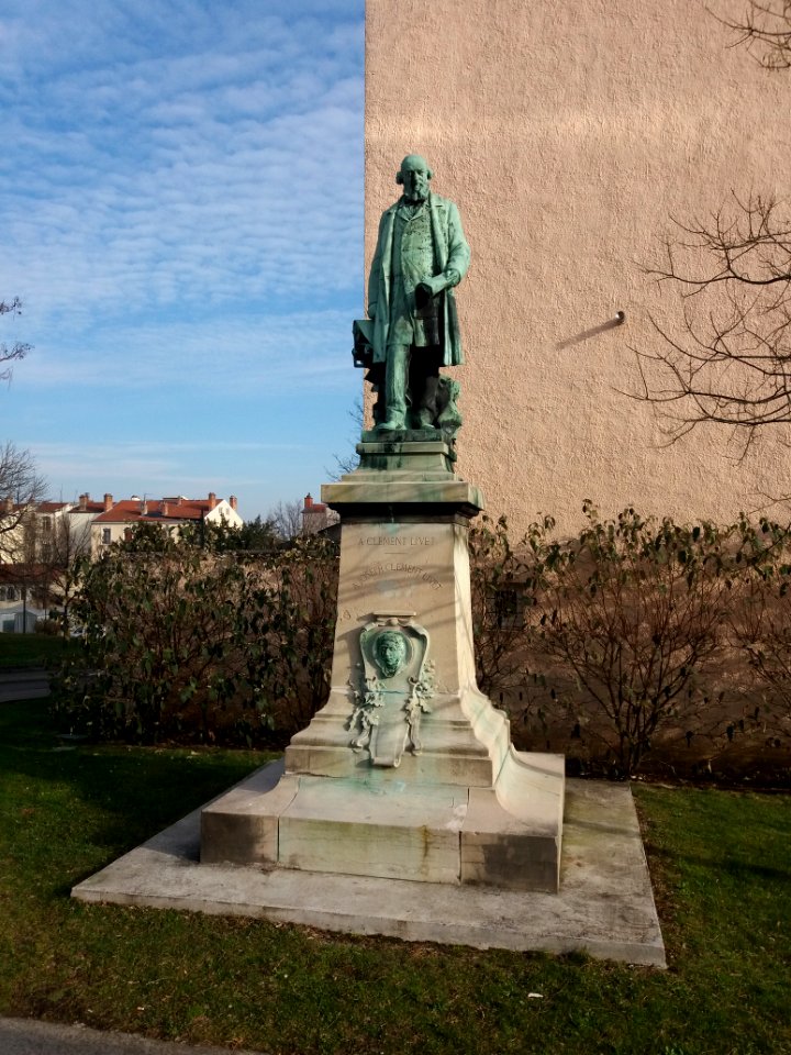 Hôpital de la Croix-Rousse - Statue de Clément Livet
