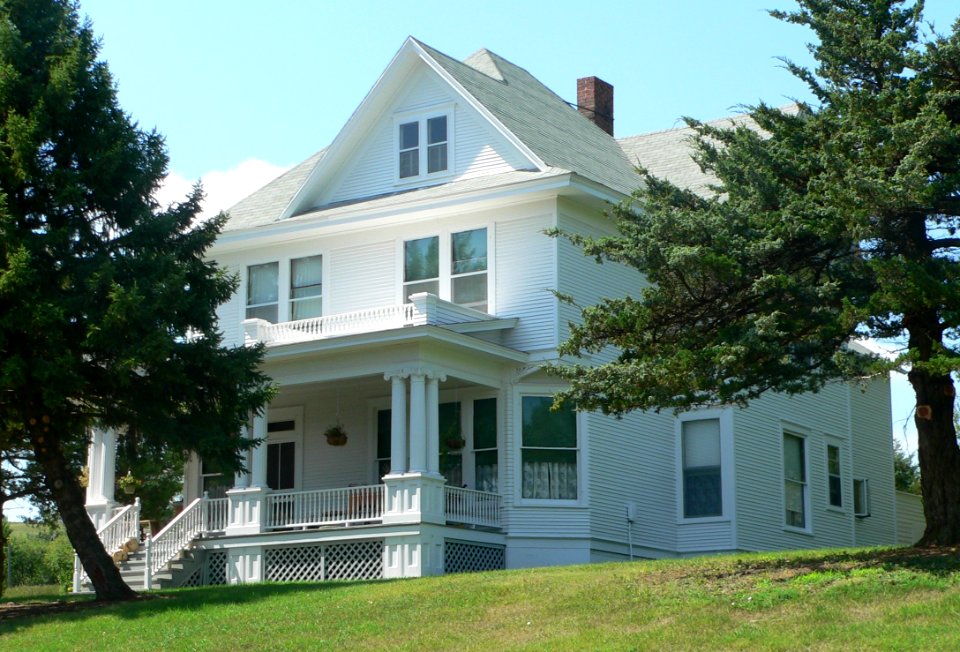 H. P. Will house (Wessington Springs) from NE 2