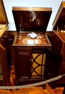 H.M.V., The Gramophone Co., UK, undated - Kanazawa Phonograph Museum - Kanazawa, Japan - DSC01055