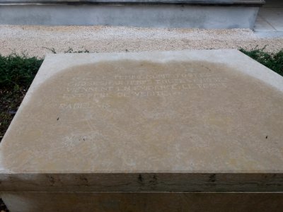 Hôtel-Dieu de Lyon - Cloître, citation de Rabelais