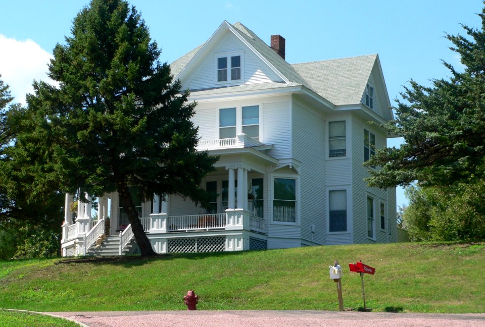 H. P. Will house (Wessington Springs) from NE 1