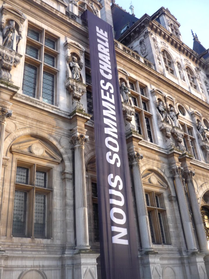 Hôtel de ville de Paris - Nous sommes Charlie - P1340359