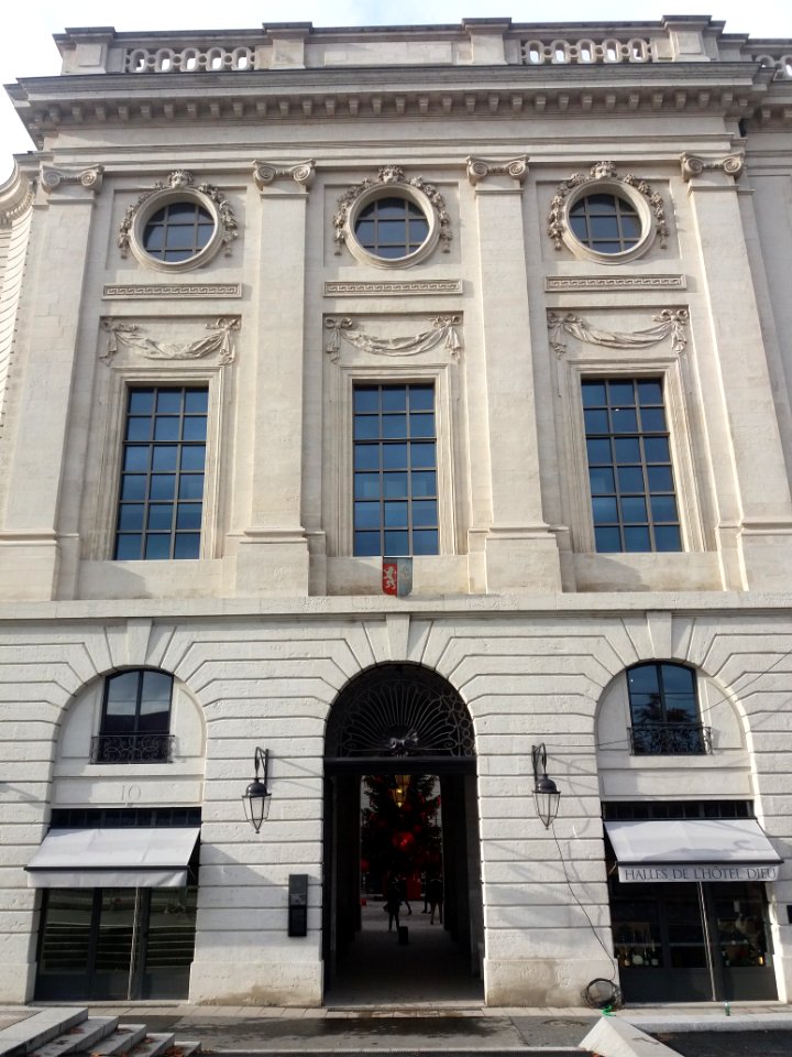 Hôtel-Dieu de Lyon - Façade quai Jules Courmont, halles