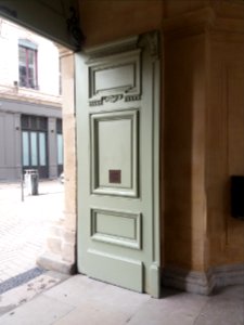 Hôtel-Dieu de Lyon - Porte du cloître place de l'Hôpital, battant