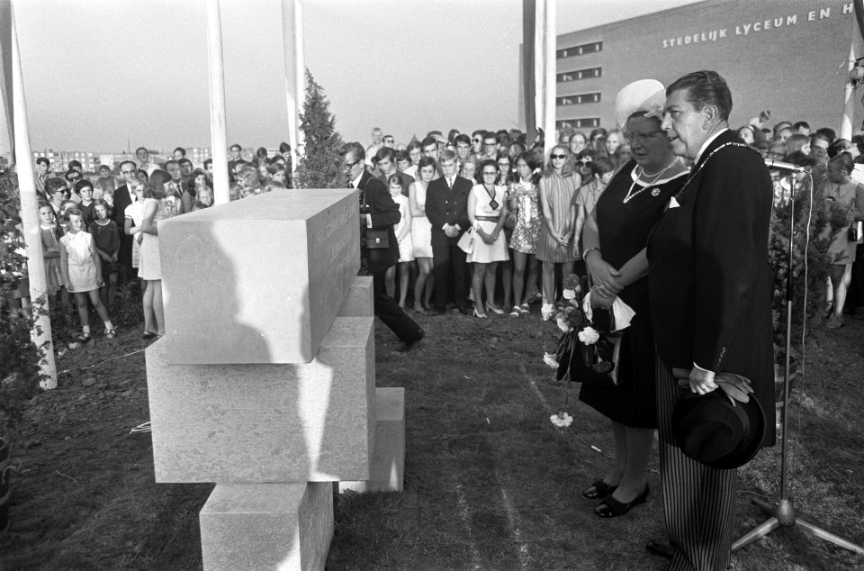 H. M. Kon. Juliana bezoekt Z. Limburg t.g.v. 25-j. herdenking van de bevrijding, Bestanddeelnr 922-7864