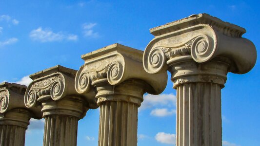 Column ionic elegance photo