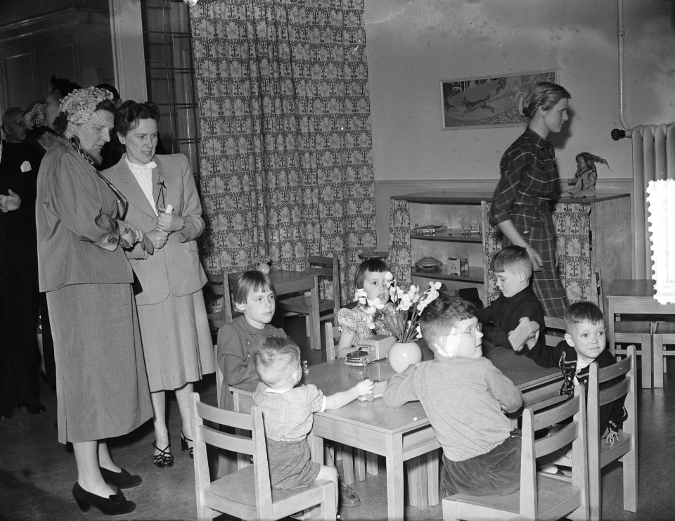 H. M. de Koningin bezoekt Buren Weeshuis, Bestanddeelnr 905-6762