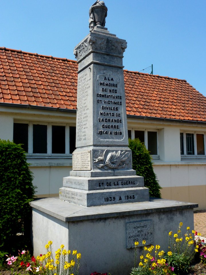 Hélesmes (Nord, Fr) monument aux morts