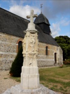 Héricourt-en-Caux (Seine-Mar.) Chapelle Saint-Riquier (04) croix de cimetière