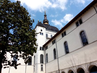 Hôtel-Dieu de Lyon - Grand cloître - Haut de l'angle est
