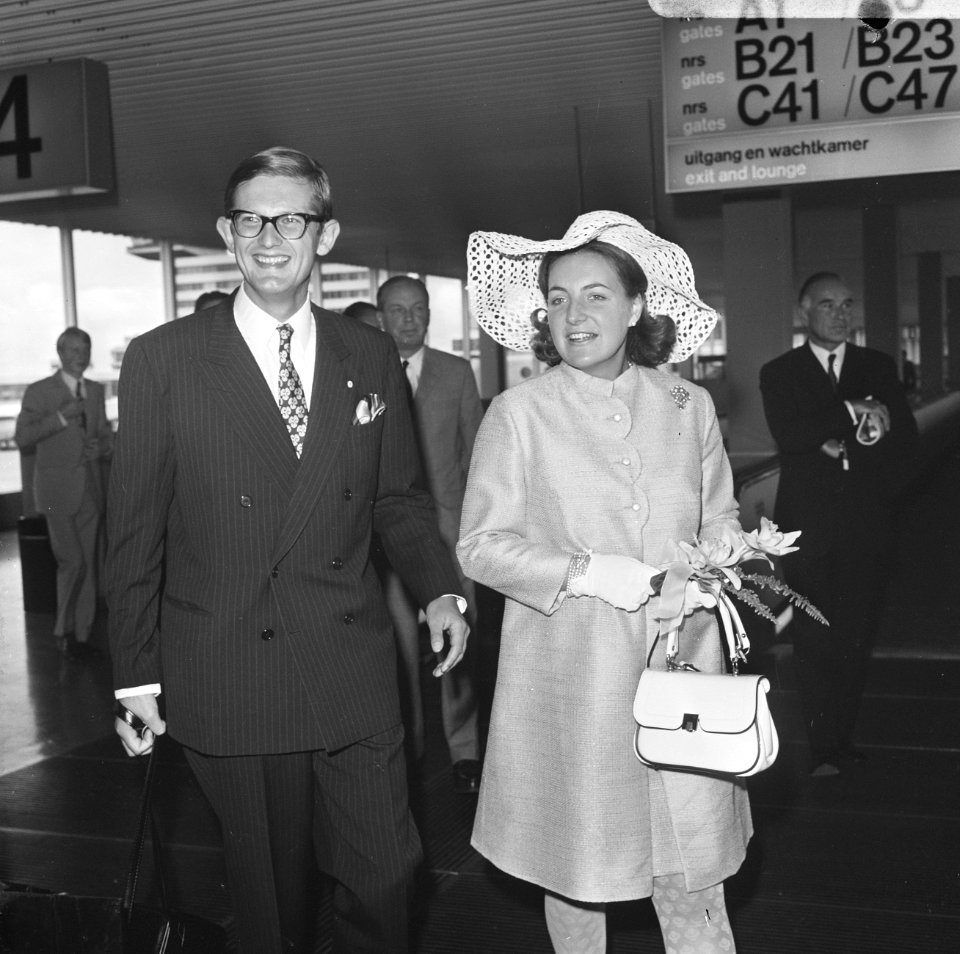 H. K. H. Prinses Margriet en Mr. Van Vollenhoven vertrekken naar het Congres van, Bestanddeelnr 922-7460