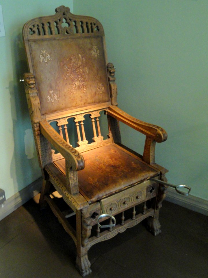 Gynecology chair, late 1800s - Arppeanum - DSC05443
