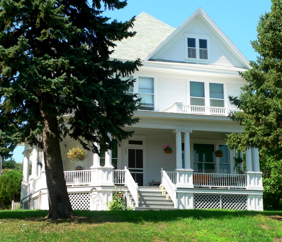 H. P. Will house (Wessington Springs) from SE 1