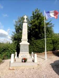 Héricourt-en-Caux (Seine-Mar.) monument aux morts