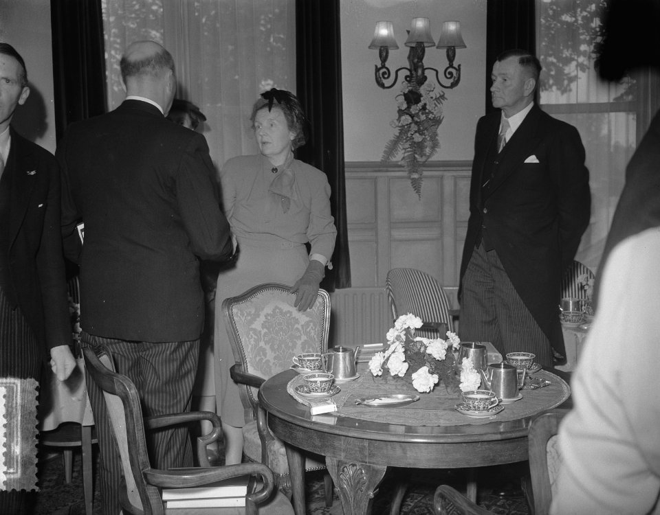 H. M. de Koningin bezoekt Leeuwarden, Bestanddeelnr 905-3262
