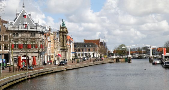 Haarlem Spaarne en Gravestenenbrug