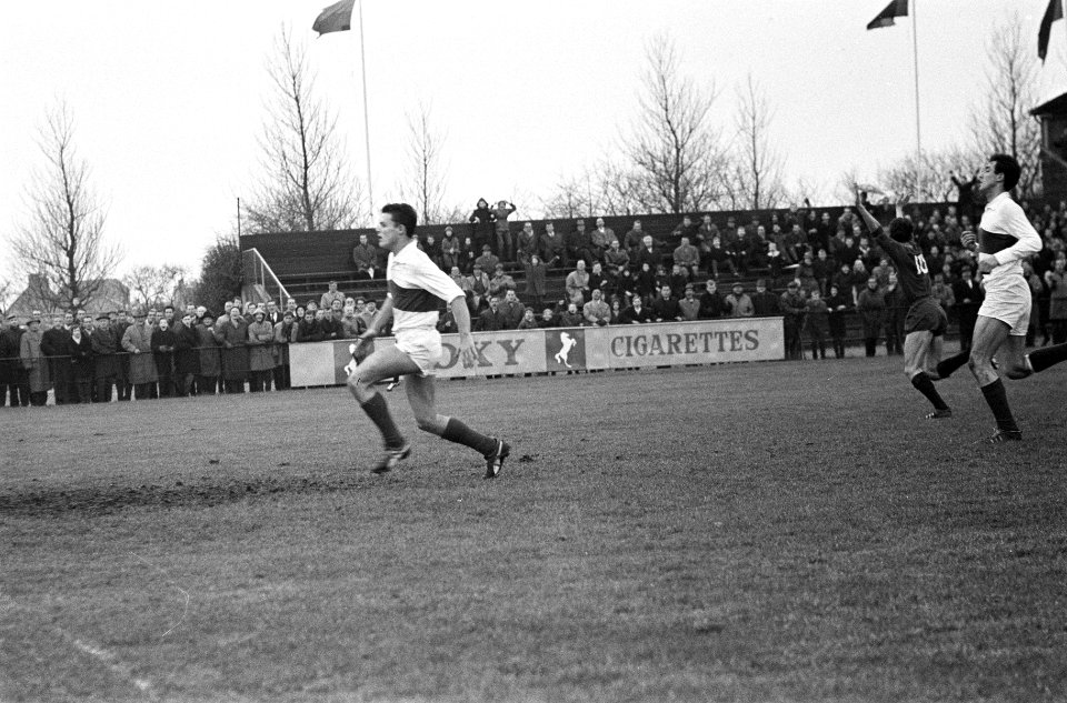 Haarlem tegen Helmondia 55 , speelmoment, Bestanddeelnr 914-6160