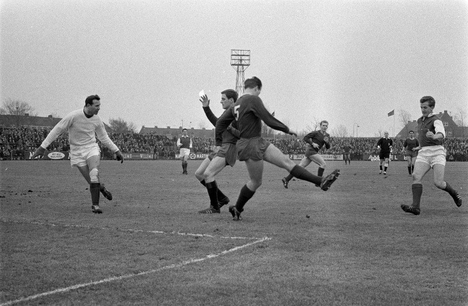 Haarlem tegen HVC 2-2. Spelmomenten, Bestanddeelnr 914-9398