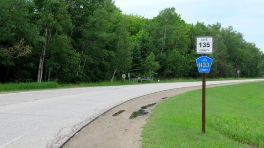H-33 signage near M-28