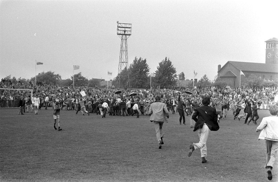 Haarlem tegen Helmond Sport 3-0, Haarlem naar de eredivisie spelmoment, Bestanddeelnr 922-4801