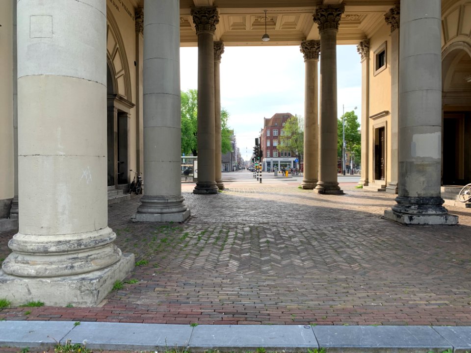 Haarlemmerpoort en straat tijdens COVID19 foto