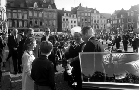 H. M. Kon. Juliana bezoekt Z. Limburg t.g.v. 25-j. herdenking van de bevrijding, Bestanddeelnr 922-7856