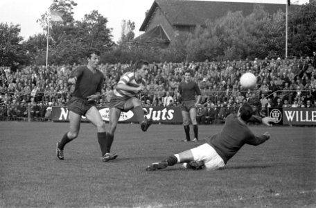 Haarlem tegen Xerxes 5-2, Snoek maakt het eerste doelpunt, Bestanddeelnr 914-2885