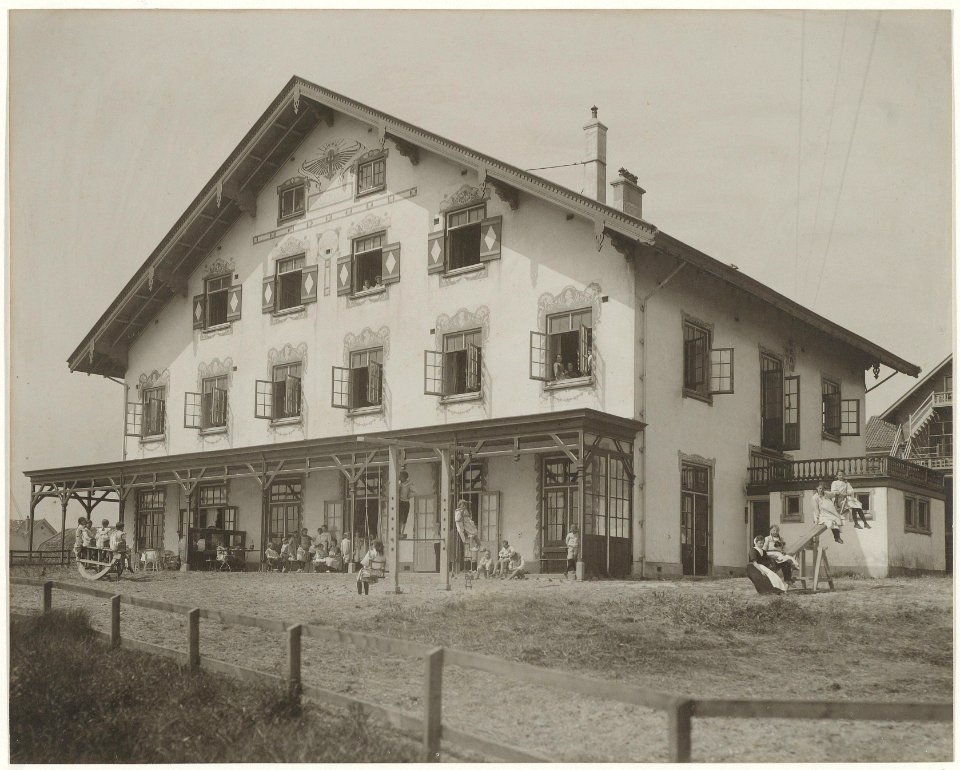 Haarlems Kindertehuis in de Thorbeckestraat, Inventarisnummer NL-HlmNHA 24103