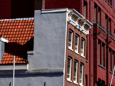 Haarlemmerdijk overhellende gevel photo