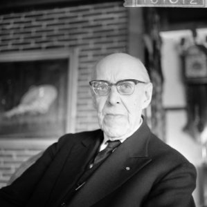 Haarlemse portret en stillevenschilder G D Gratema 22 maart aanstaande 90 jaar, Bestanddeelnr 916-1812