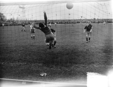 Haarlem tegen Elinckwijk 2-1, Bestanddeelnr 906-3478 photo