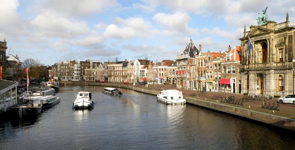 Haarlem Spaarne vanop Gravestenenbrug 1
