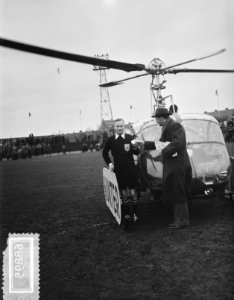 Haarlem tegen Rapid, aankomst scheidsrechter per helicopter, Bestanddeelnr 906-8895