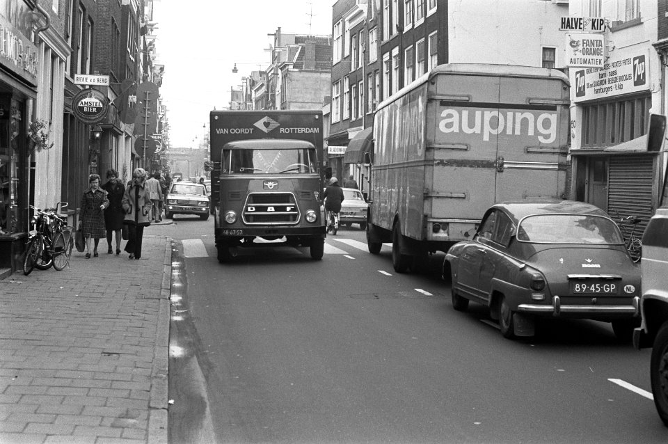Haarlemmerstraat met autos, Bestanddeelnr 925-9911