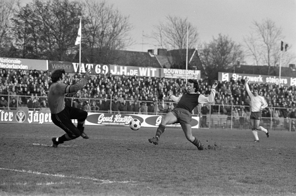 Haarlem tegen FC Groningen 3-0 Wentink lost schot op doel, Bestanddeelnr 928-4157