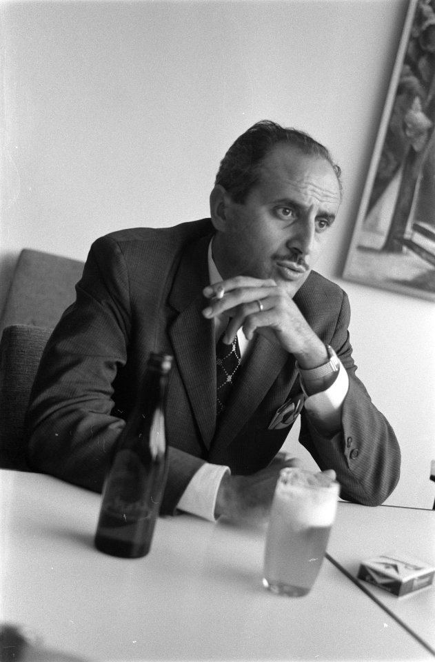 H Bourquiba jr op Schiphol Tijdens de persconferentie, Bestanddeelnr 912-7762