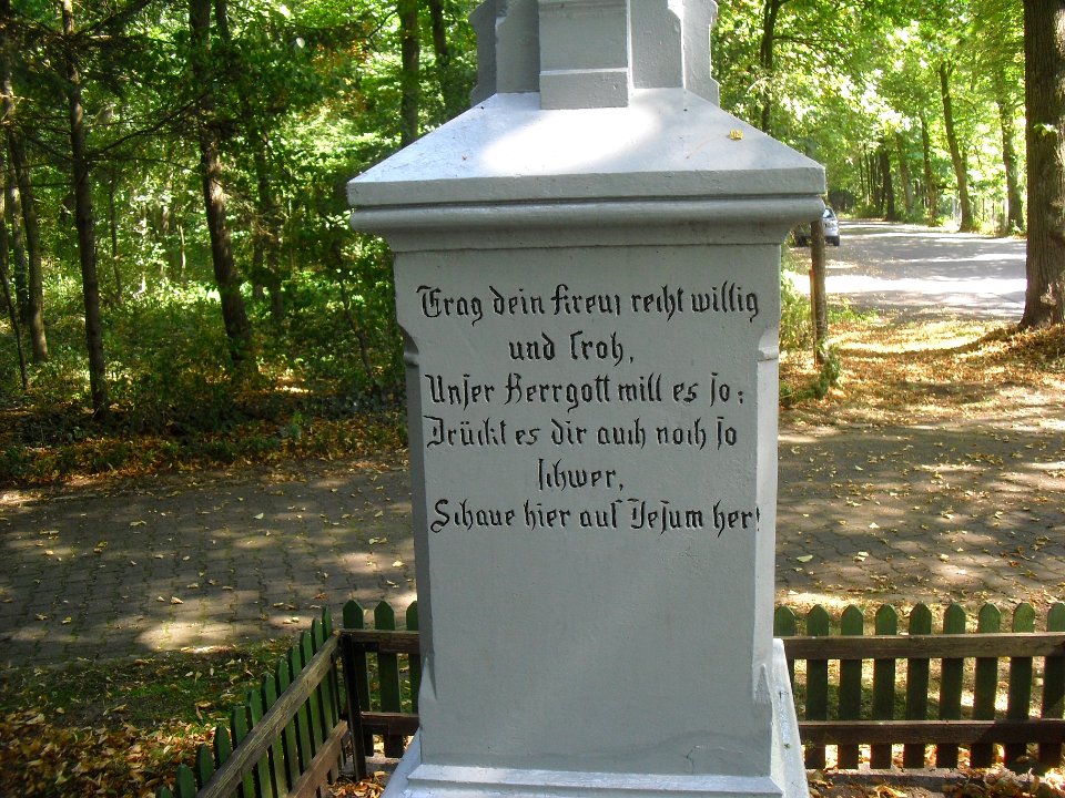 Hövelhof - Wegekreuz Staumühler Straße - Inschrift links (2)
