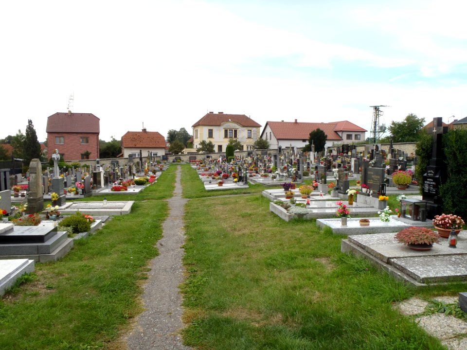 Hřbitov, Dolní Újezd
