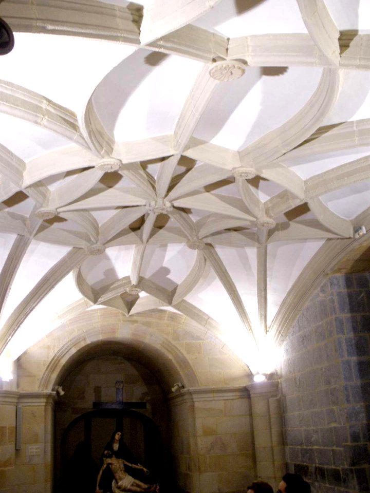 Guernica - Iglesia de Santa María, interior 10