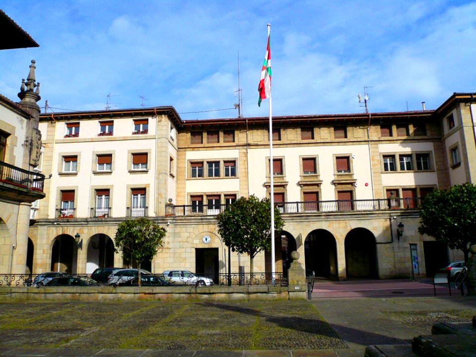 Guernica - Foru Plaza 2