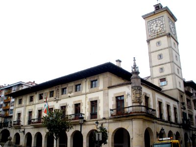 Guernica - Foru Plaza, Ayuntamiento 1