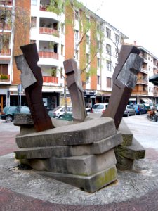 Guernica - Escultura 'Astelehena Jai' (Eduardo Gordo, 1991)
